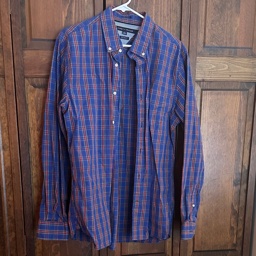 Izod Men's Vibrant Plaid Button Down Shirt